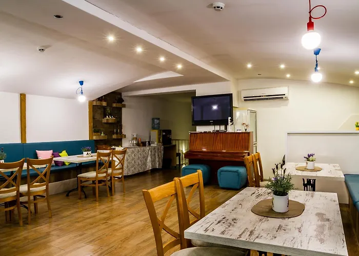 Sezoni South Guest house 2*