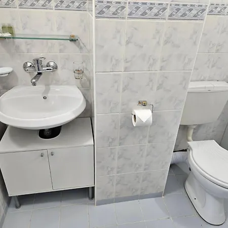 Affittacamere Sezoni South 2*